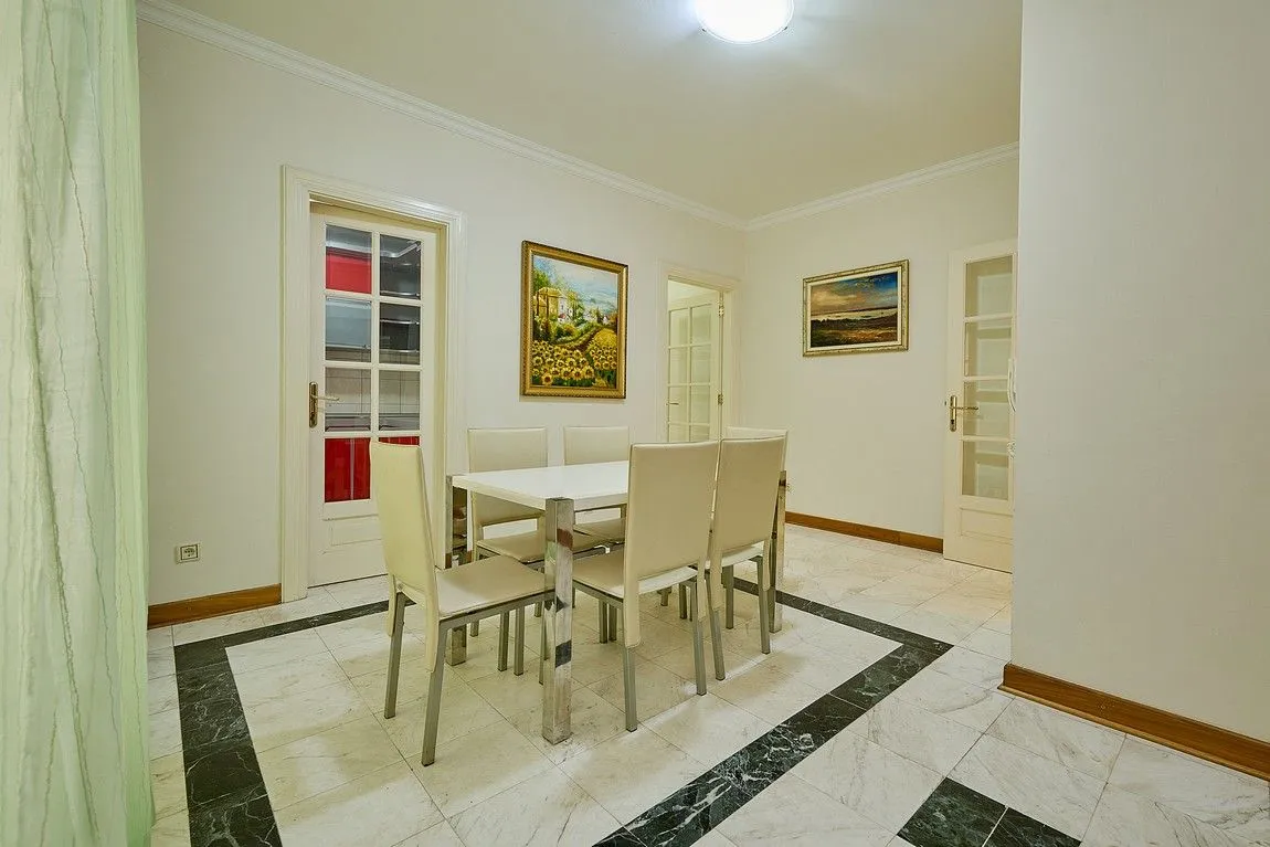 Sale, four bedroom apartment, 131m², Sveti Stefan, Budva