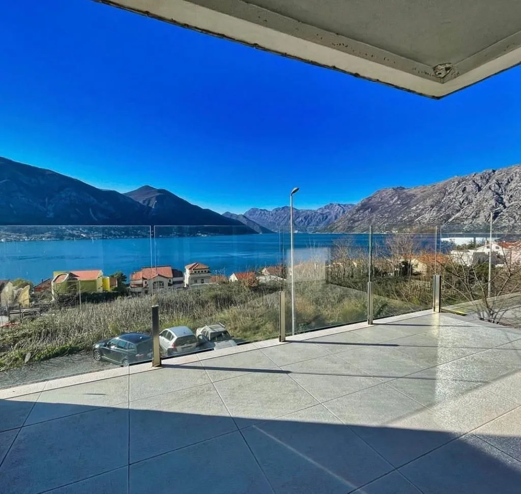 Prodaja, jednosoban stan, 46m², Dobrota, Kotor
