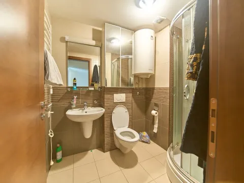 Prodaja, trosoban stan, 120m², Tološka šuma, Podgorica - image 5