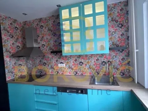 Izdavanje, trosoban stan, 90m², Kalenić Pijaca, Vračar Sve Podlokacije - image 11