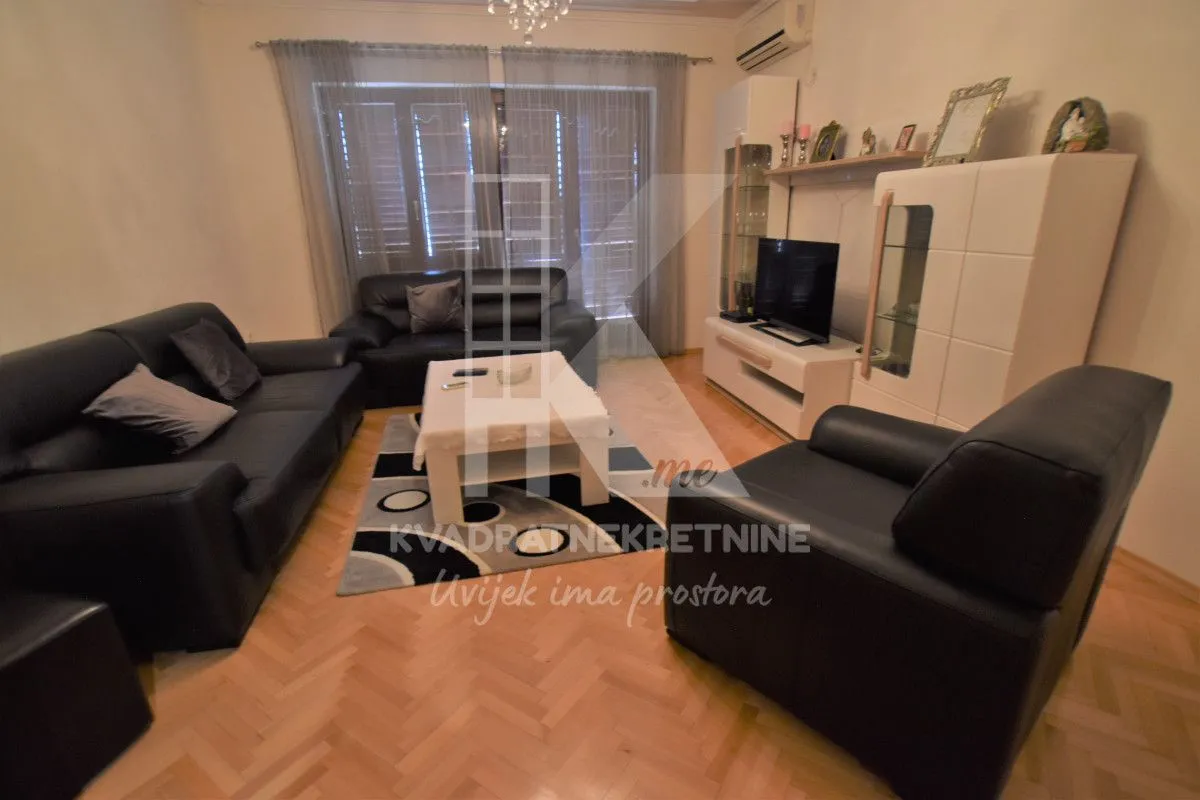Sale, house, 250m², Zelenika, Podgorica