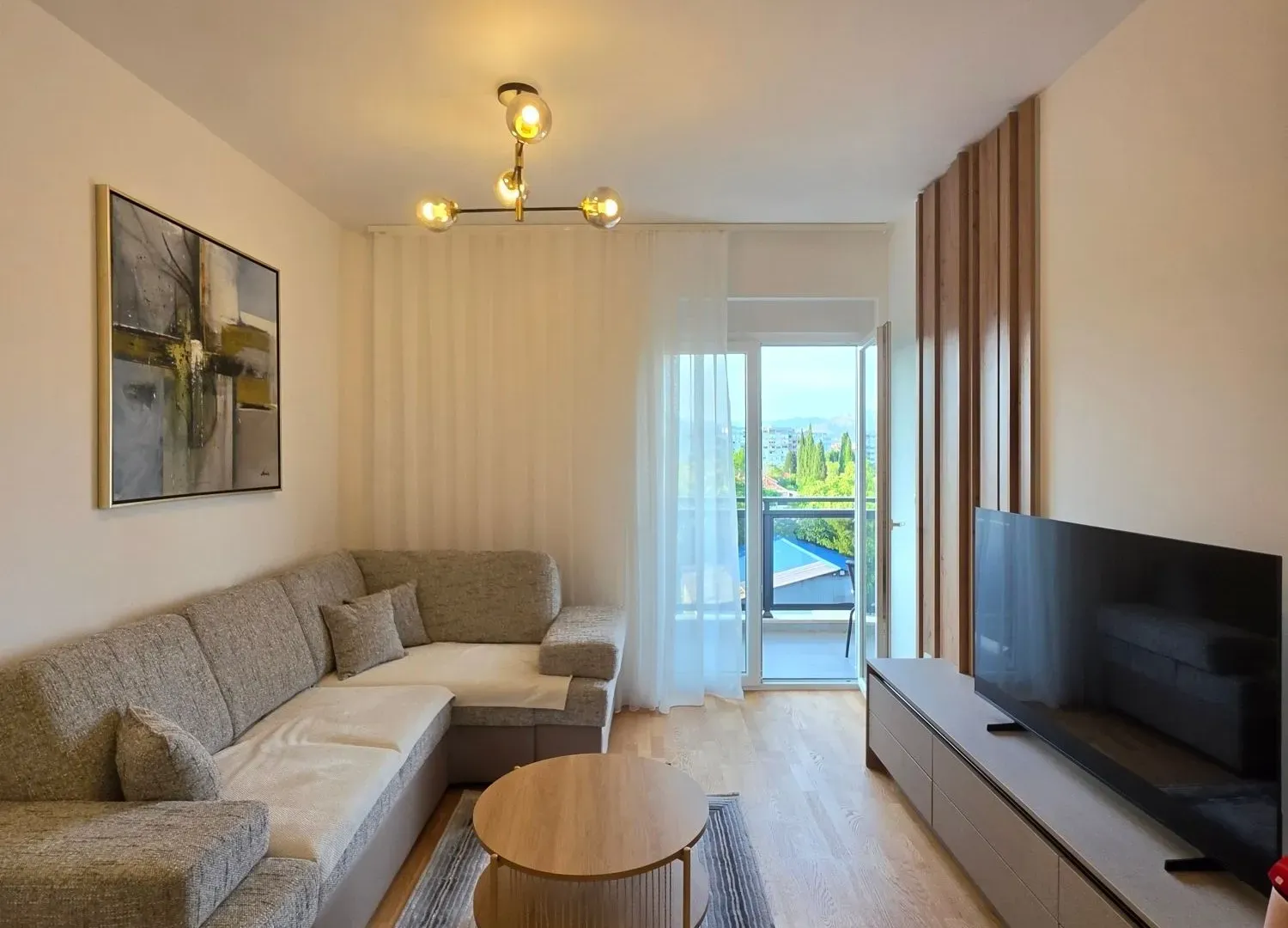 Izdavanje, jednosoban stan, 45m², Pobrežje, Podgorica