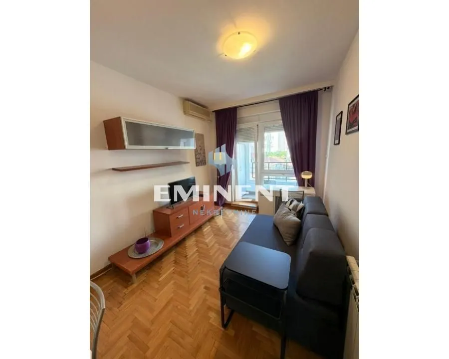Rent, two bedroom apartment, 41m², Neimar, Vračar Sve Podlokacije
