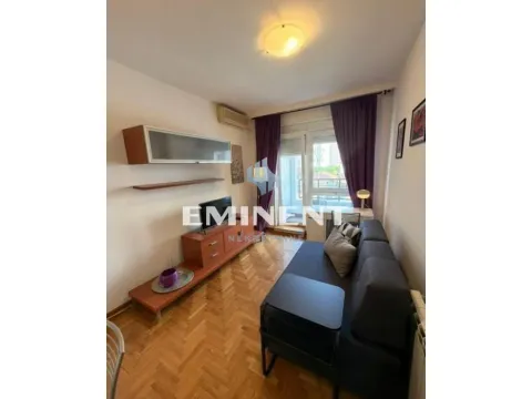 Rent, two bedroom apartment, 41m², Neimar, Vračar Sve Podlokacije - image 2