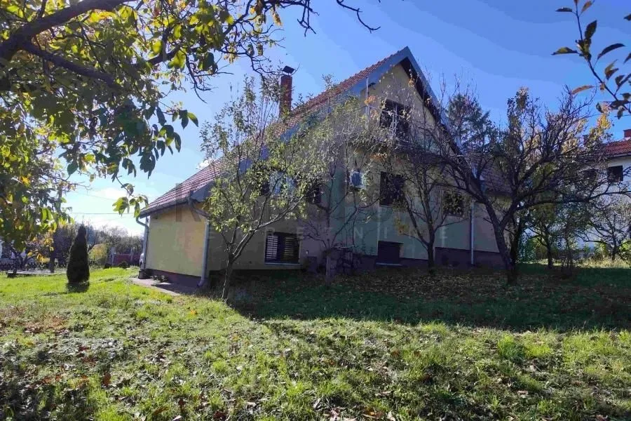 Prodaja, kuća, 220m², Voždovac Sve Podlokacije, Beograd