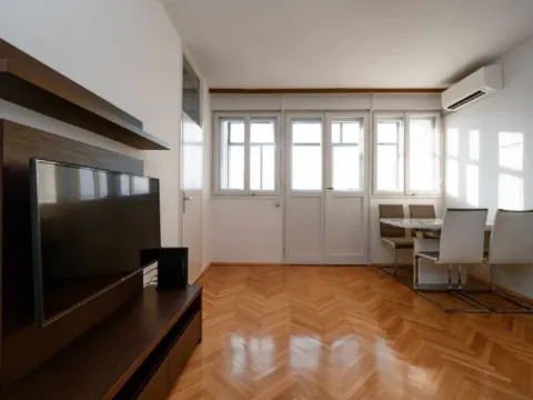 Prodaja, dvosoban stan, 68m², Drpe Mandića, Podgorica