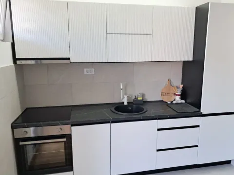 Izdavanje, jednosoban stan, 68m², Centar, Podgorica - image 9