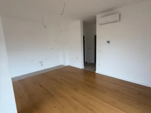 Prodaja, jednosoban stan, 51m², Centar, Bar - image 6