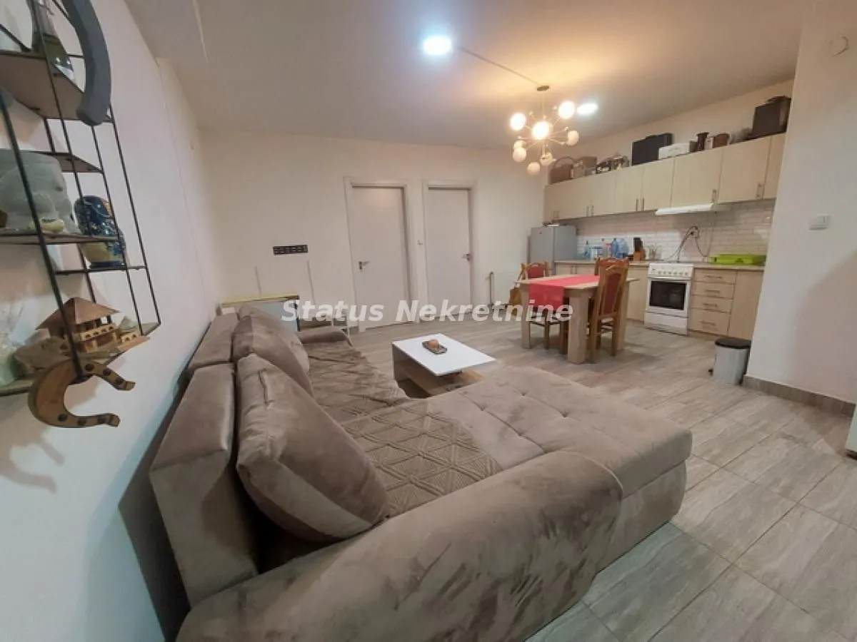 Prodaja, trosoban stan, 58m², Petrovaradin, Novi Sad