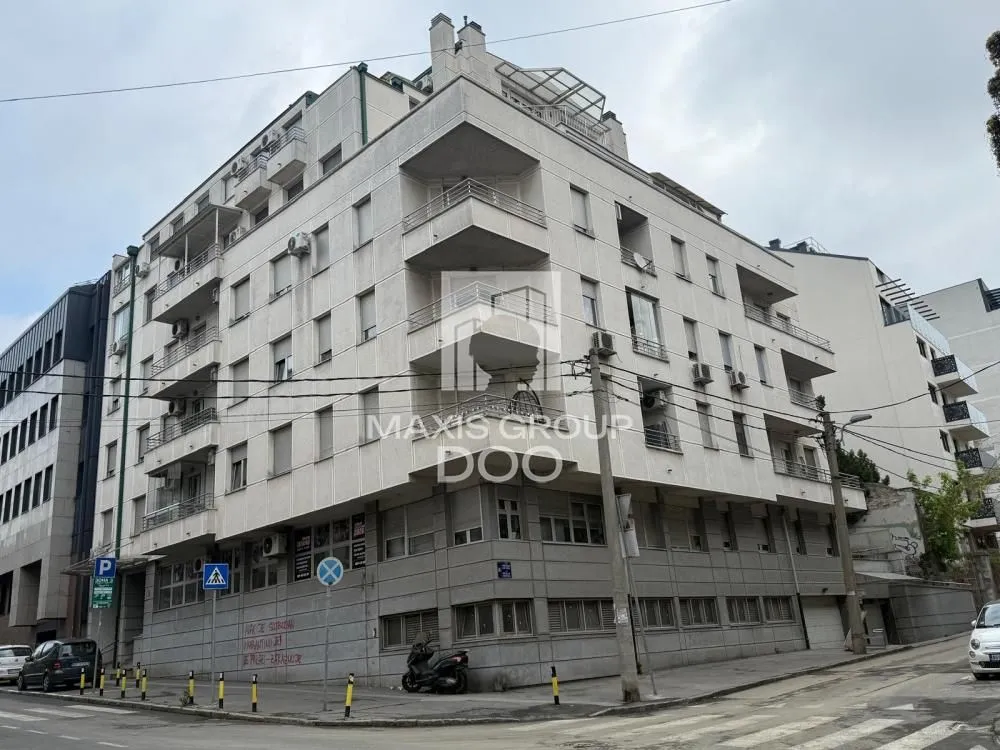 Izdavanje, trosoban stan, 81m², Čubura, Beograd