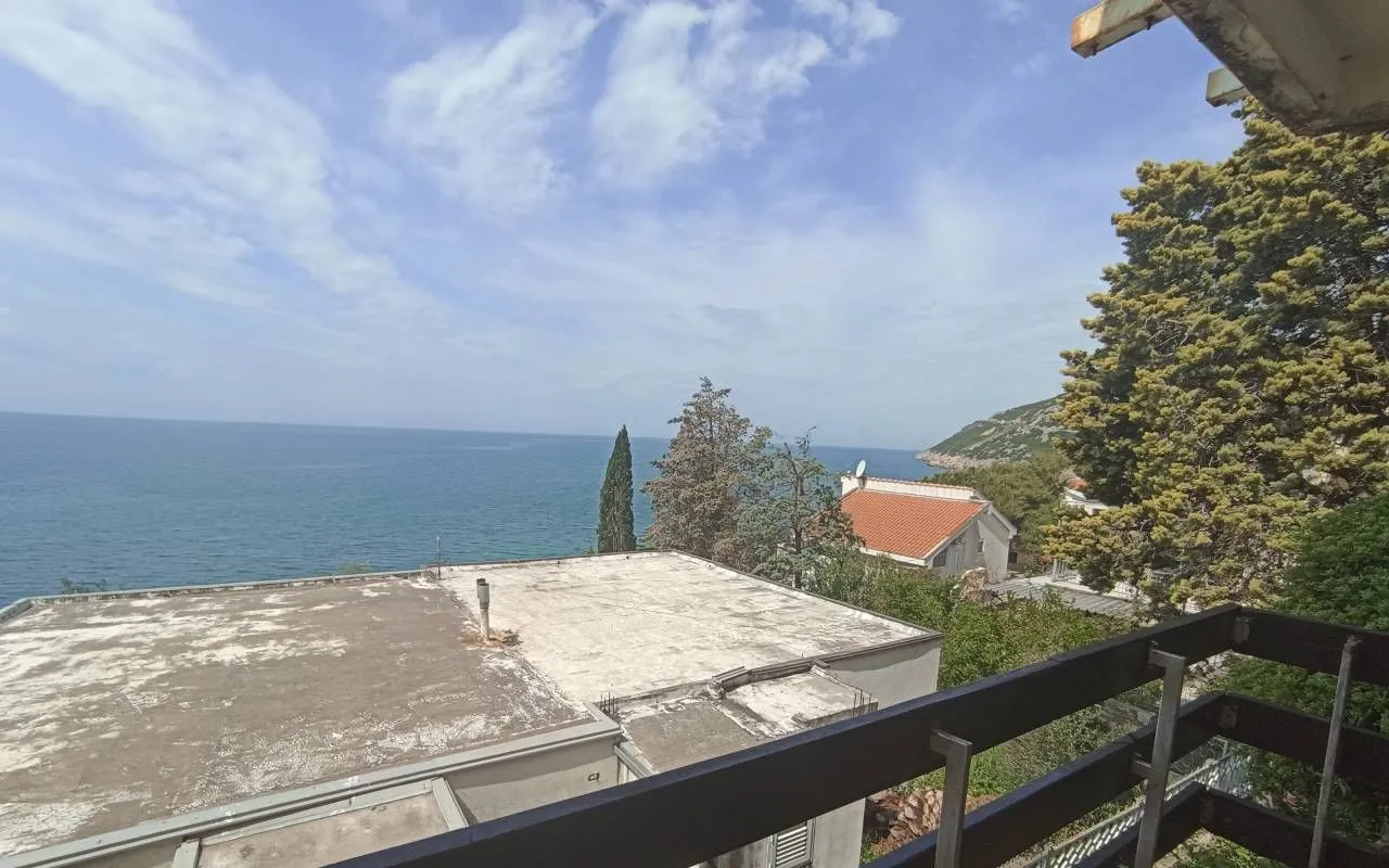 Izdavanje, kuća, 100m², Dobra Voda, Budva