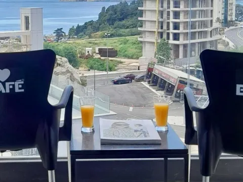 Izdavanje, dvosoban stan, 56m², Bečići, Budva - image 5