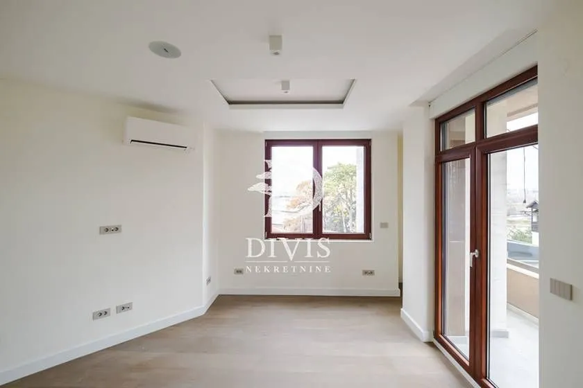 Izdavanje, poslovni prostor, 15330m², Senjak, Beograd