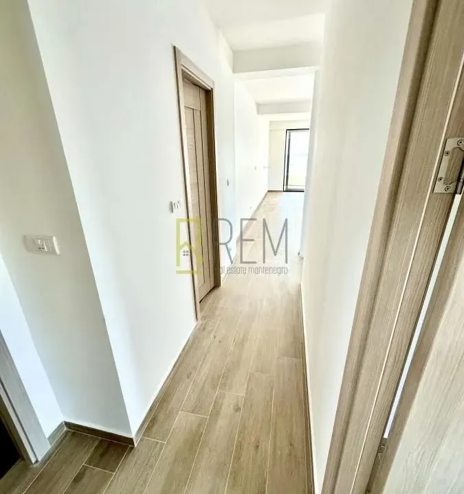 Prodaja, dvosoban stan, 61m², Tološi, Podgorica