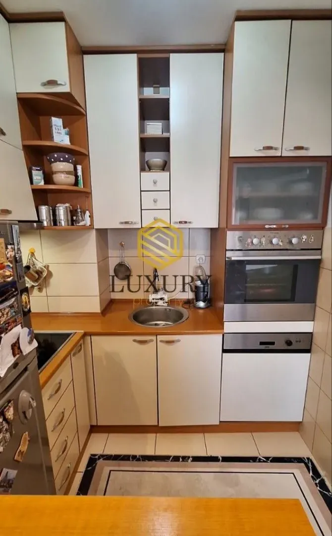 Izdavanje, jednosoban stan, 45m², Stari Aerodrom, Podgorica