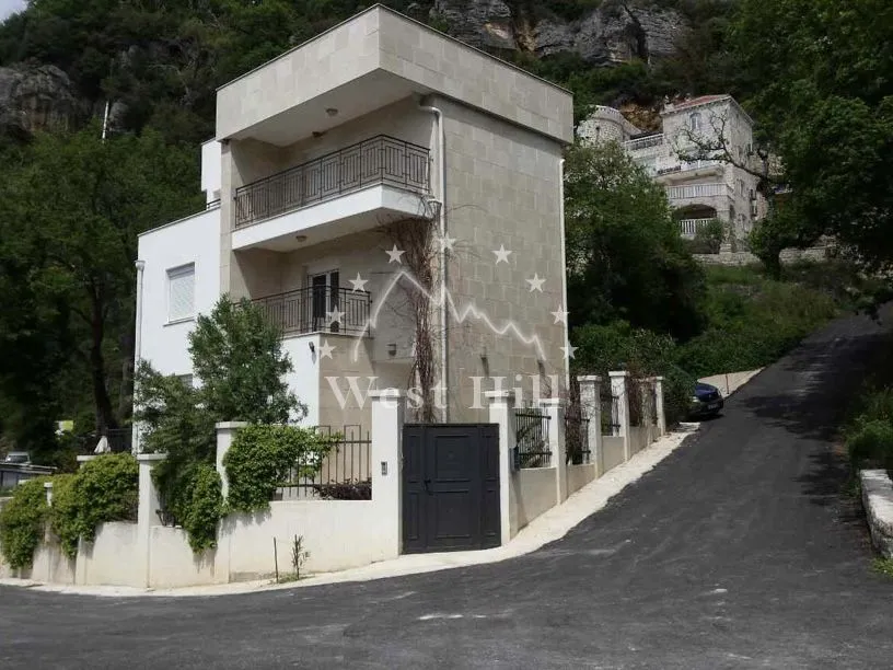 Sale, house, 400m², Perazića do, Budva