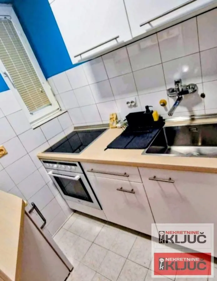 Prodaja, garsonjera, 25m², Grbavica, Novi Sad Sve Podlokacije
