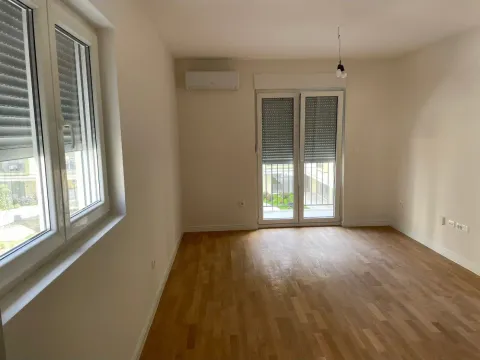 Rent, one bedroom apartment, 40m², Zabjelo, Podgorica - image 5
