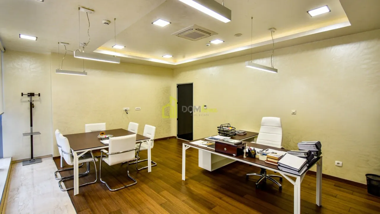 Izdavanje, poslovni prostor, 75m², Centar, Podgorica