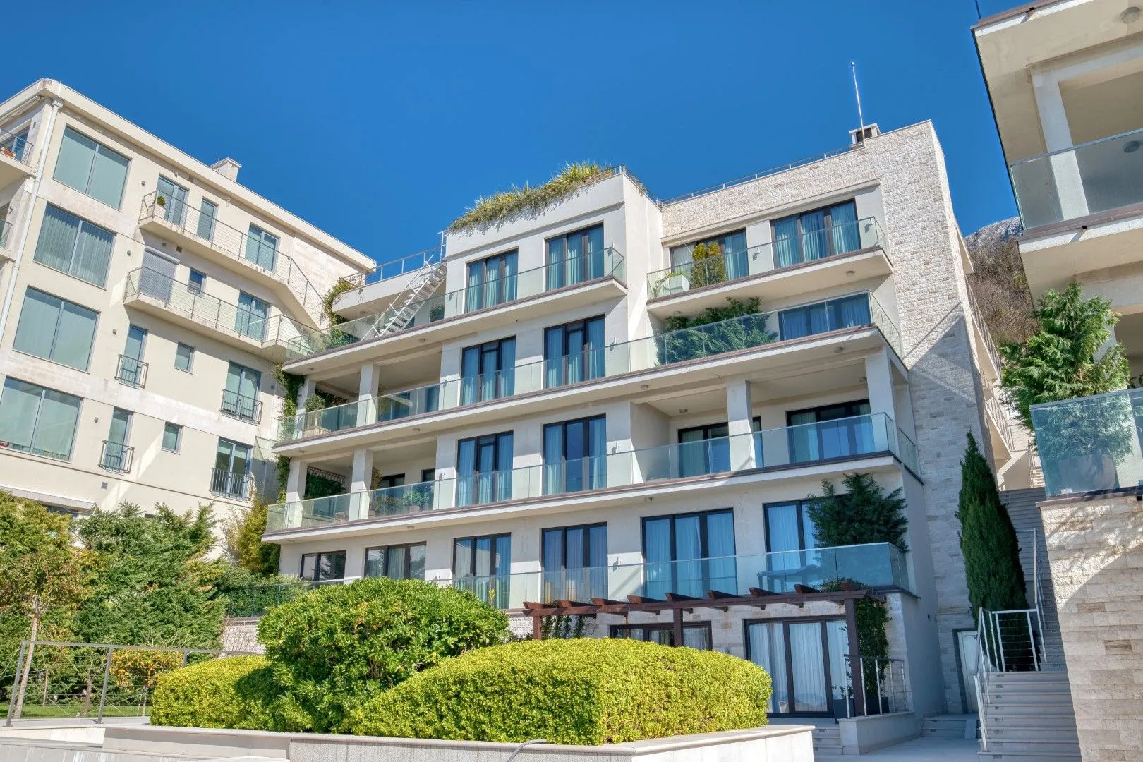 Sale, two bedroom apartment, 131m², Rijeka Reževići, Budva