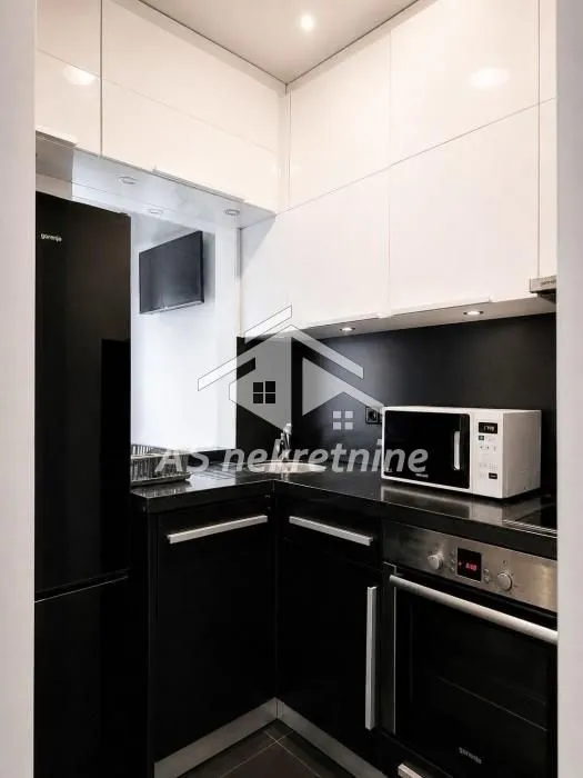 Izdavanje, dvosoban stan, 45m², Đeram Pijaca, Beograd