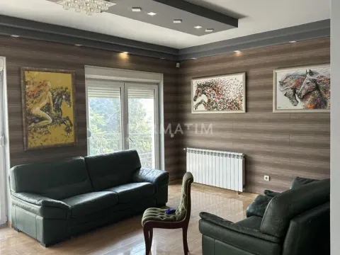 Izdavanje, kuća, 310m², Savski Venac, Beograd