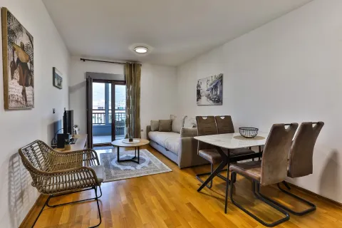 Rent, one bedroom apartment, 53m², Centar, Bar - image 2
