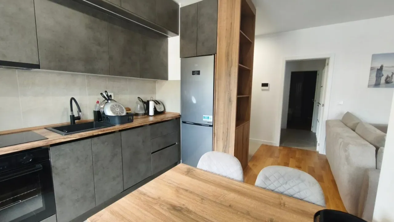 Izdavanje, dvosoban stan, 54m², Bijela, Herceg Novi