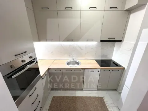 Rent, one bedroom apartment, 43m², Blok 6, Podgorica - image 4