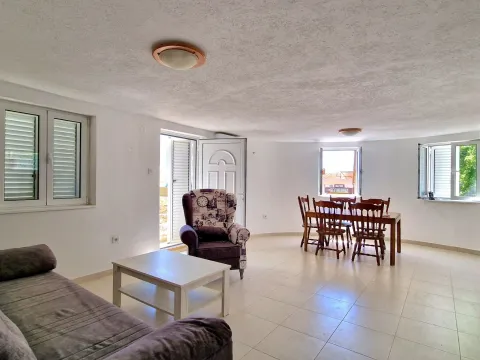 Prodaja, kuća, 150m², Blizikuće, Budva - image 3