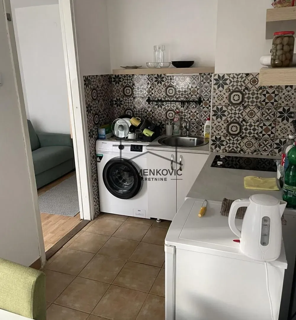 Izdavanje, dvosoban stan, 39m², Liman 3, Novi Sad Sve Podlokacije