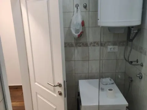 Izdavanje, jednosoban stan, 45m², Stari Aerodrom, Podgorica - image 4