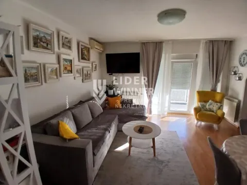 Prodaja, trosoban stan, 88m², Kumodraž 1, Kumodraž Sve Podlokacije - image 1