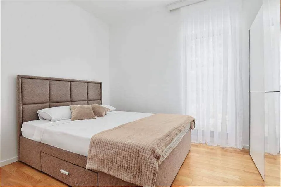 Sale, two bedroom apartment, 74m², Dobrota, Kotor