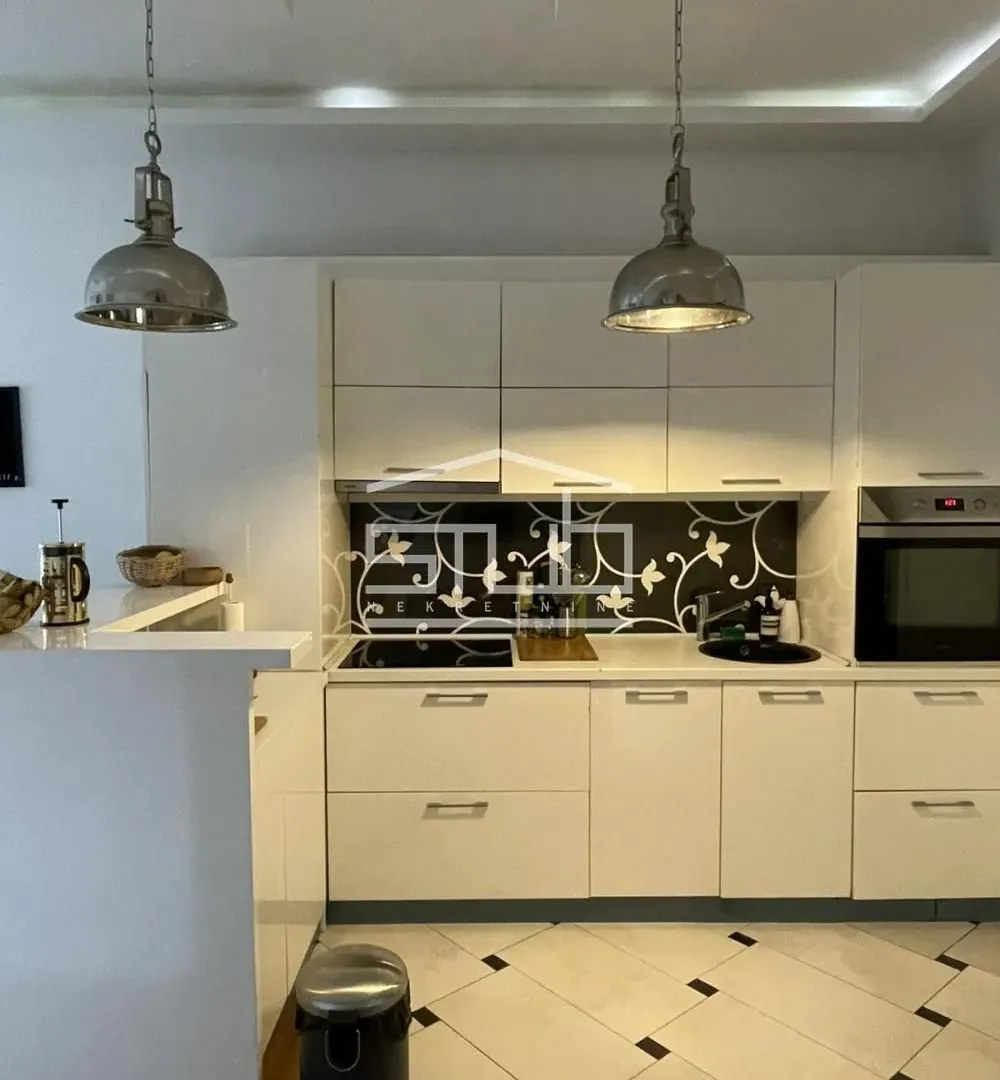 Rent, three bedroom apartment, 75m², Slavija, Vračar Sve Podlokacije