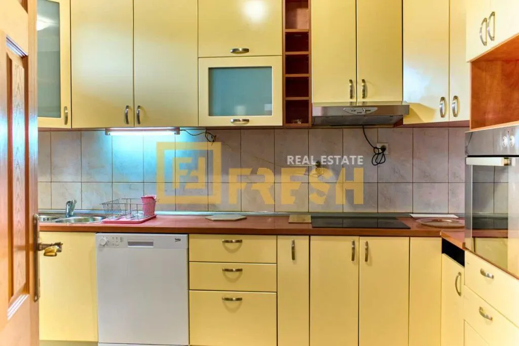 Izdavanje, kuća, 160m², Tološi, Podgorica