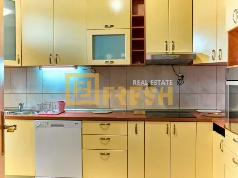 Izdavanje, kuća, 160m², Tološi, Podgorica - image 11