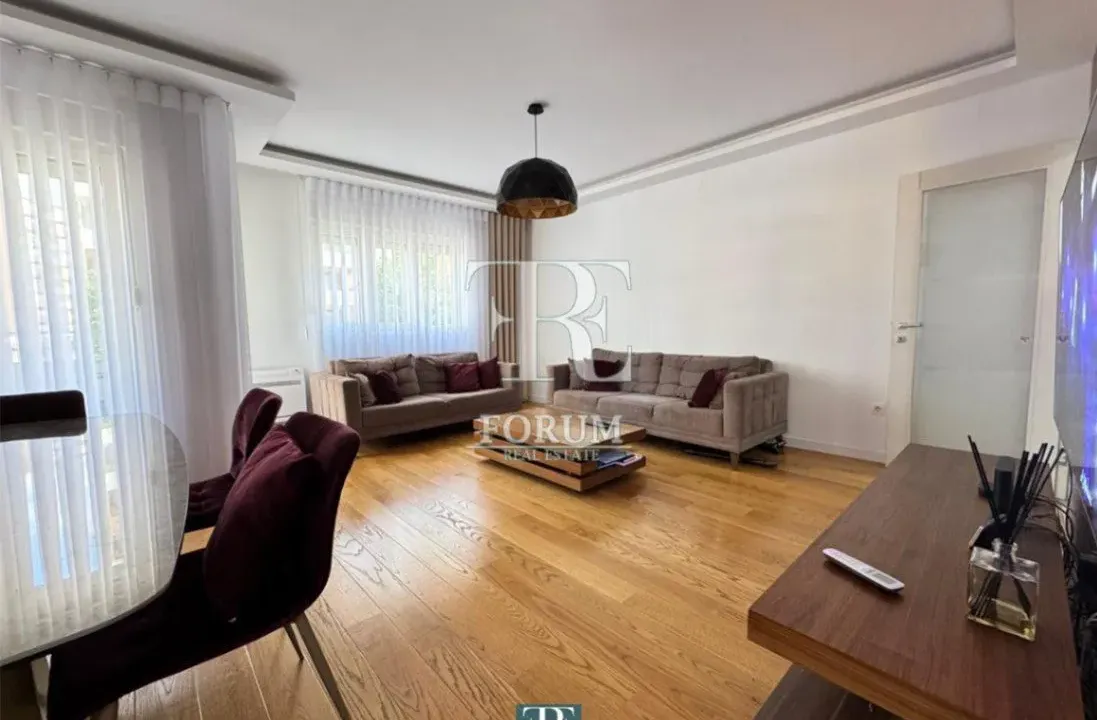 Prodaja, trosoban stan, 101m², Central Point, Podgorica