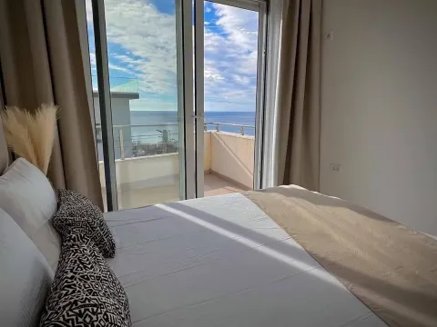 Daily-rent, three bedroom apartment, 180m², Dobra Voda, Budva - image 13