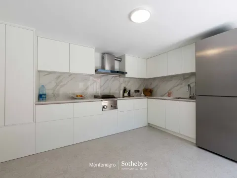Prodaja, kuća, 261m², Rijeka Reževići, Budva - image 15
