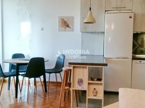 Izdavanje, trosoban stan, 90m², Savski Venac, Beograd - image 2