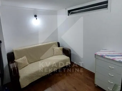 Rent, two bedroom apartment, 50m², Centar, Podgorica - image 6