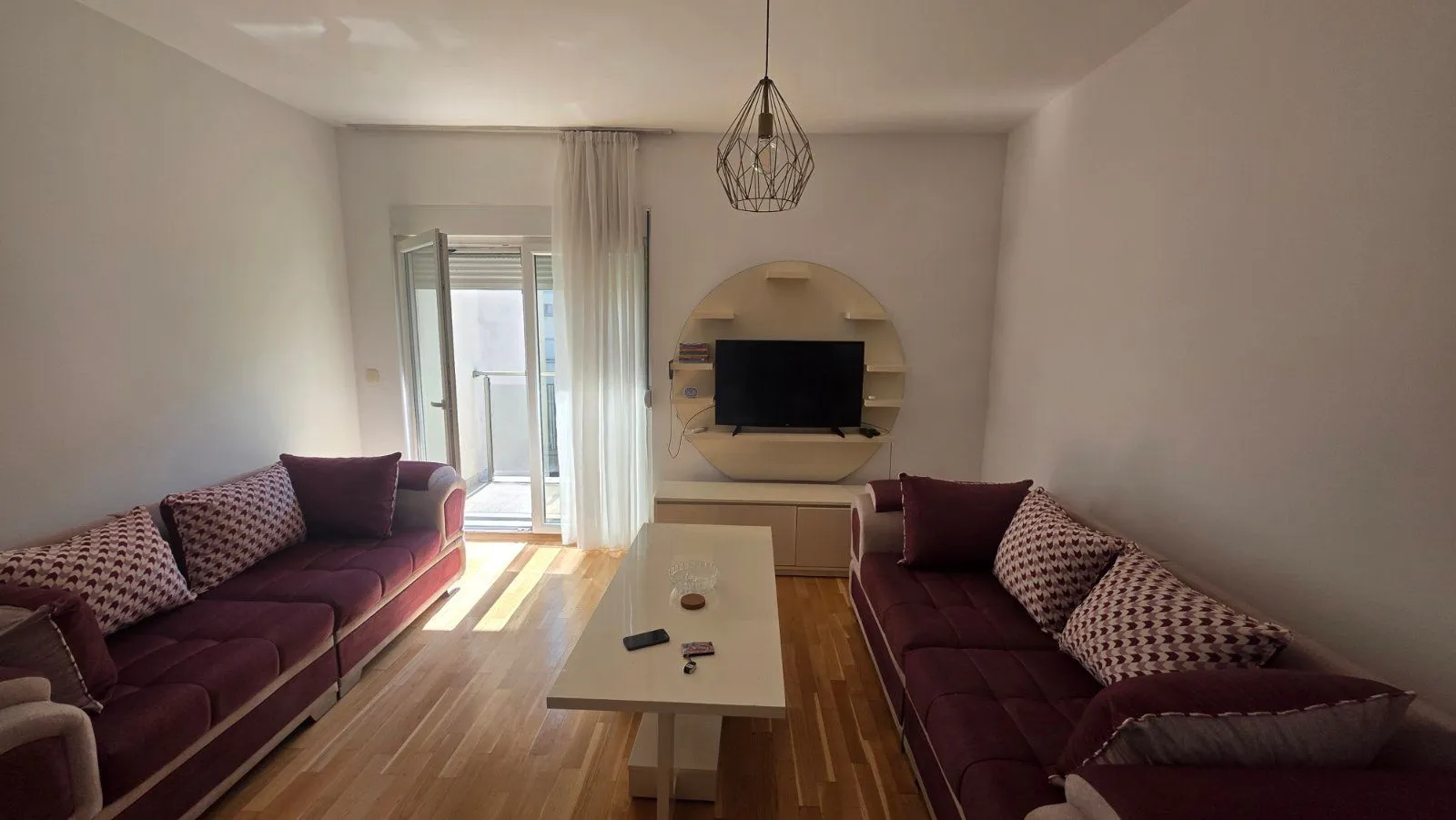 Izdavanje, četvorosoban stan, 74m², Blok 9, Podgorica