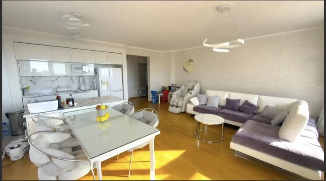 Prodaja, trosoban stan, 463m², Bečići, Budva