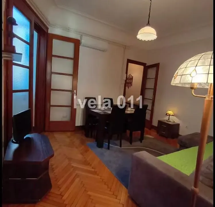 Izdavanje, dvosoban stan, 45m², Vračar Sve Podlokacije, Beograd