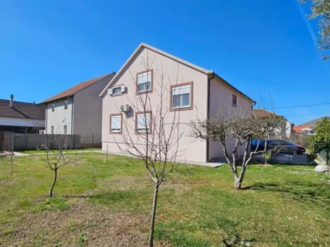 Prodaja, kuća, 191m², Tološi, Podgorica - image 3