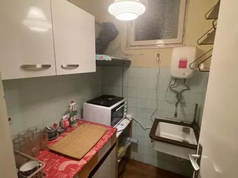 Izdavanje, trosoban stan, 44m², Višnjička Banja, Palilula Sve Podlokacije - image 8