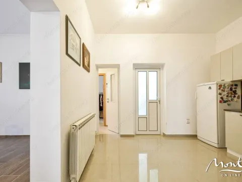 Prodaja, trosoban stan, 116m², Tivat, Crna Gora - image 15