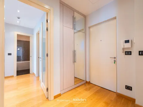 Prodaja, dvosoban stan, 88m², Kod Capital Plaze, Podgorica - image 9