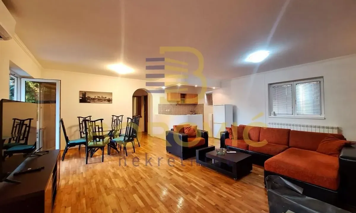 Prodaja, dvosoban stan, 71m², Voždovac Sve Podlokacije, Beograd